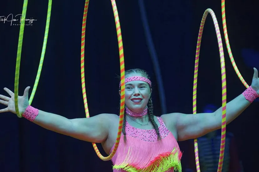 draaiende hoepels met miss loreen circus bossle