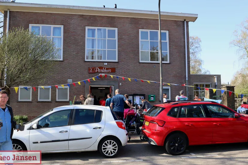 grote belangstelling voor vierde editie van weggeefmarkt in de steeg 05 04 2025 12
