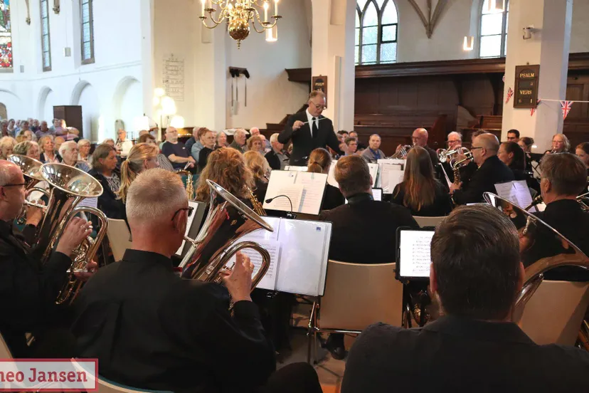 indrukwekkend bevrijdingsconcert door rhedens fanfare corps in volle dorpskerk 17 05 2025 4
