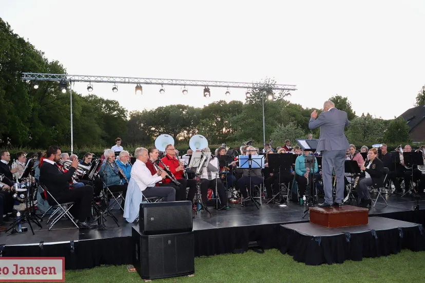 laag soeren herdenkt en viert vrijheid met indrukwekkend bevrijdingsconcert 05 05 2025 1