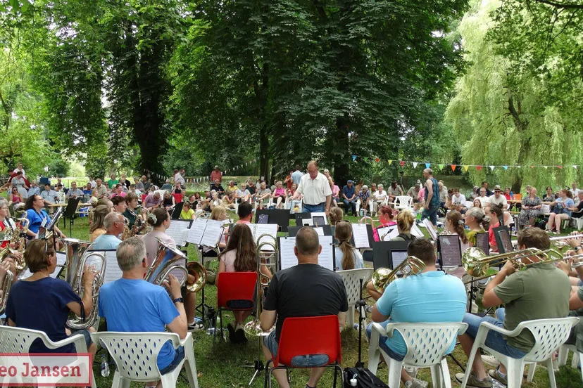 picknickconcert wilhelmina spankeren lokt publiek met vier orkesten en zomerse sfeer 22 06 2025 1