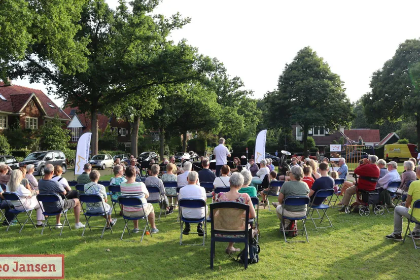 sfeervol wijkconcert van koninklijke rosendaalsche kapel op burgemeester brandtplein velp 12 06 2025 1
