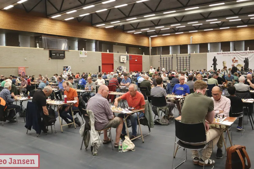 Grootmeesters draaien warm tijdens Open NK Schaken in Dieren 2025 (1)