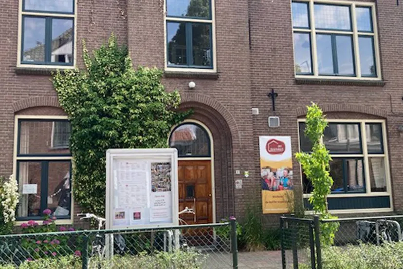 voorkant inclusief fietsen ons raadhuis rob weenink