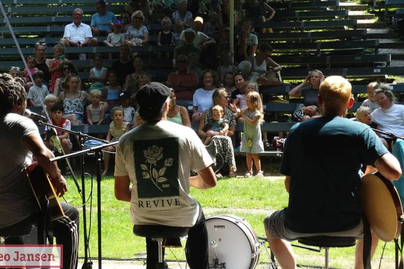 Muzikale familievoorstelling trekt jong en oud naar De Pinkenberg 13-08-2025 (1)