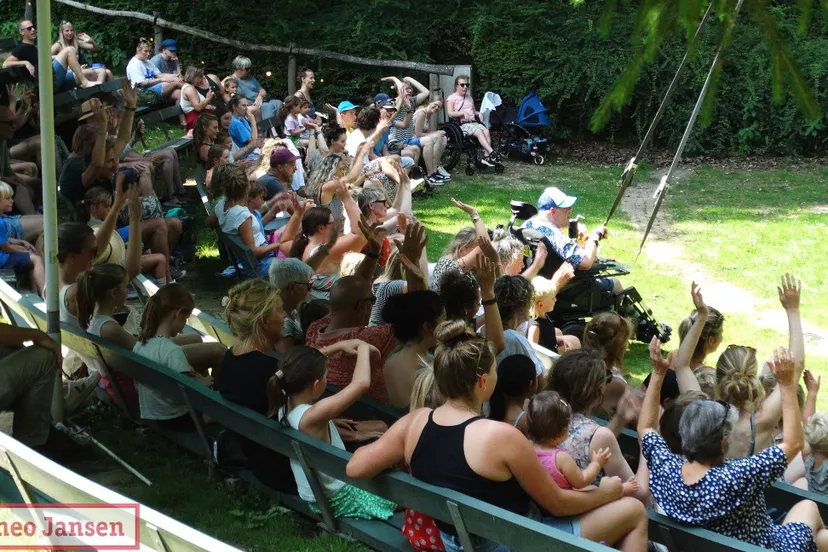 Muzikale familievoorstelling trekt jong en oud naar De Pinkenberg 13-08-2025 (5)