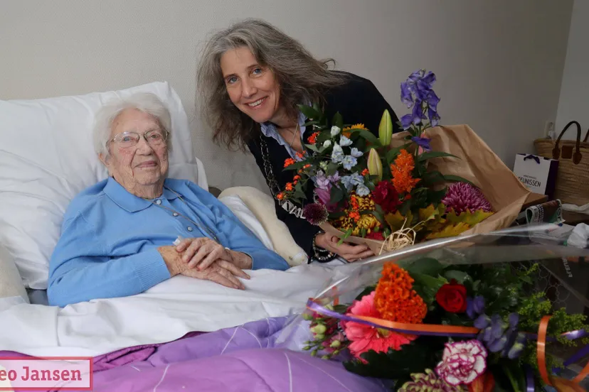 Mevrouw M. Hol-Kusters viert haar 100e verjaardag in de gemeente Rheden 21-10-2025 (0)