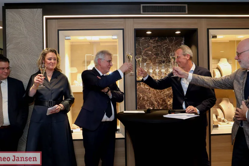 Opening Juweliershuis Aalbers - 26-11-2025 - rheden.nieuws (00)