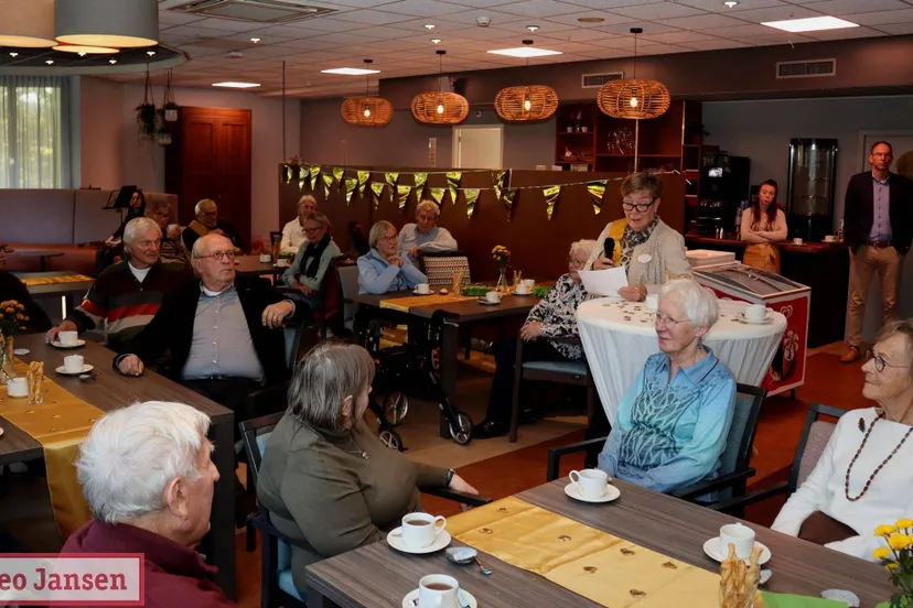 Vrienden van Hofstaete en Intermezzo vieren 50-jarig bestaan met drukbezochte receptie 07-11-2025 (1)