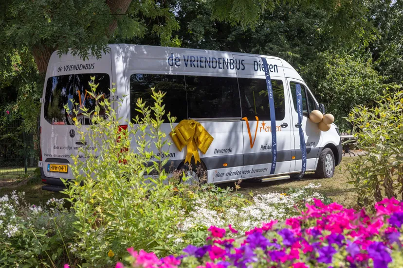 Vriendenbus - Vereniging Vrienden van Hofstaete & Intermezzo