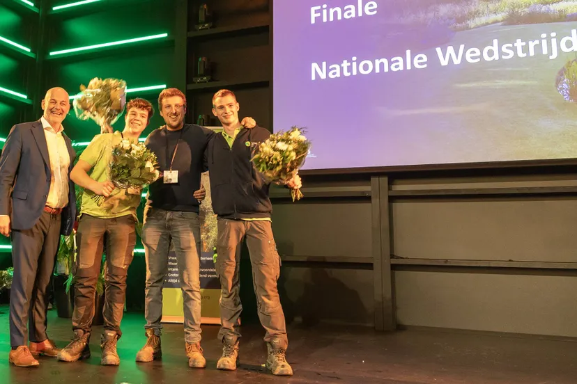 van lnr John Koomen van de Koninklijke VHG, Hidde Kruit, coach Berend Poppema en Daan Blonk foto Charlotte Koloc