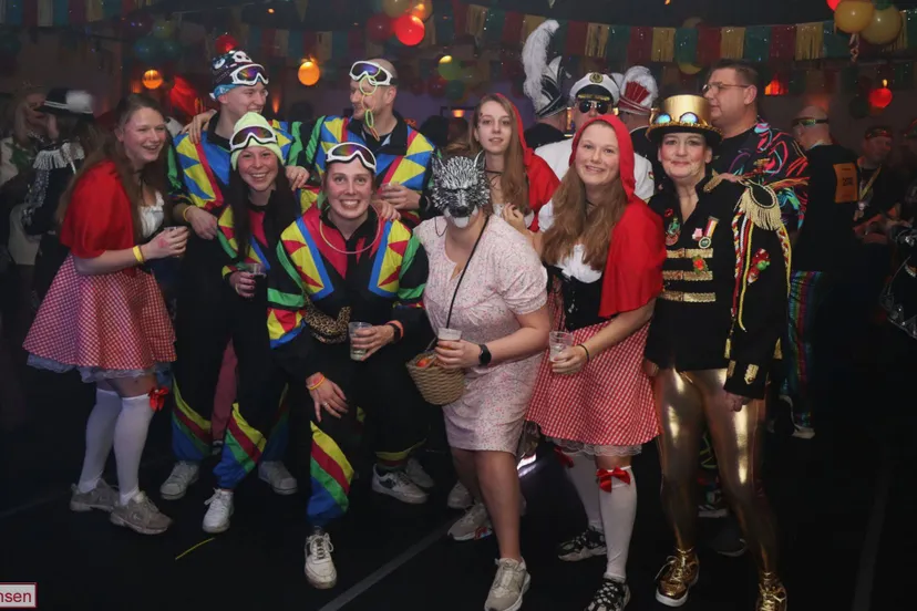 De Deurdauwers trappen Carnaval 2026 af in Theothorne 14-2-26 (26)