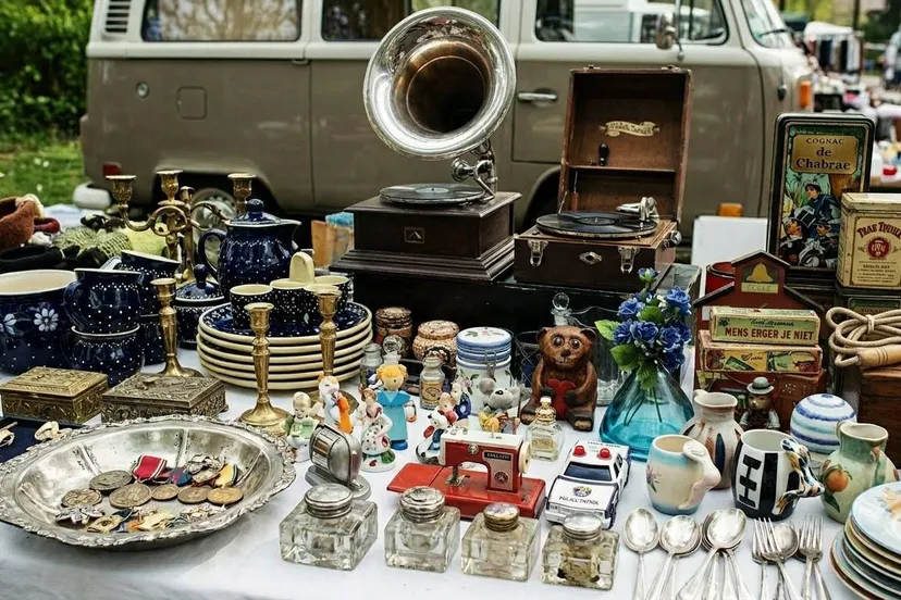 Rommelmarktspullen AI foto