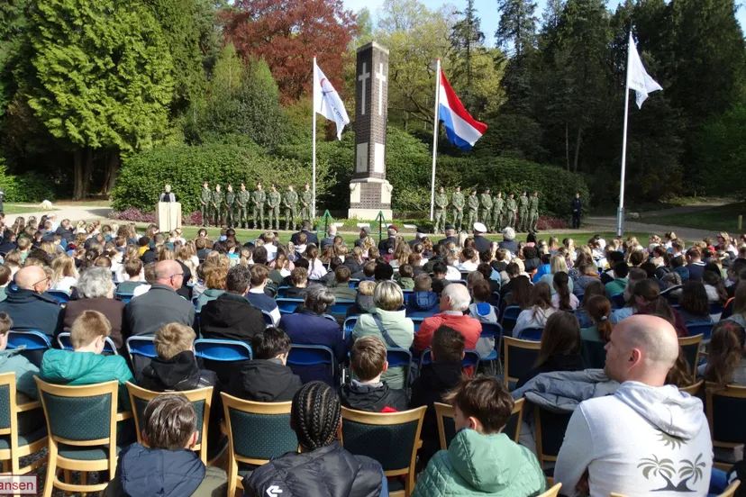Herdenking bevrijding Rheden bij Heiderust trekt veel belangstelling 16-04-2026 (1)