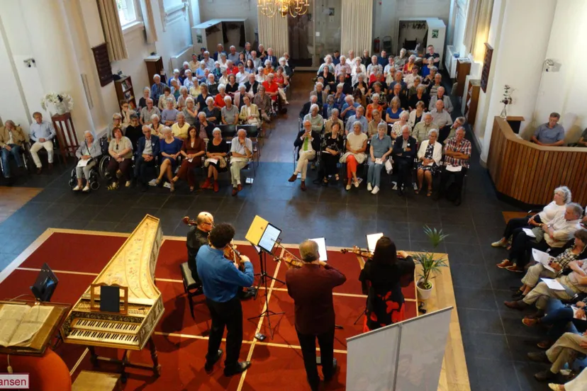 Openingsconcert Muziekfestival ZOOM! trekt volle Grote Kerk in Velp 27-05-2026 (12)