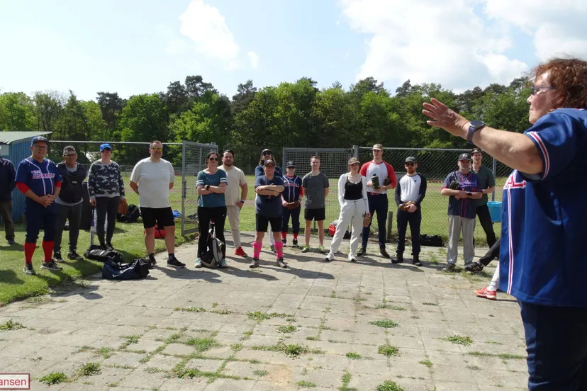 The Animals neemt afscheid met laatste Familie Softbaldag in Dieren 09-06-2026 (3)
