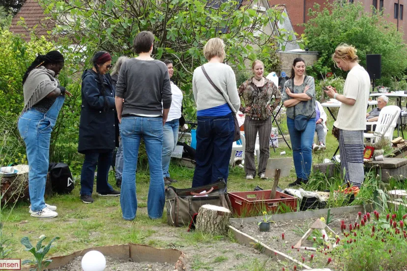 Tuinfluisterdag in Velp trekt veel tuinliefhebbers 09-05-2026 (8)