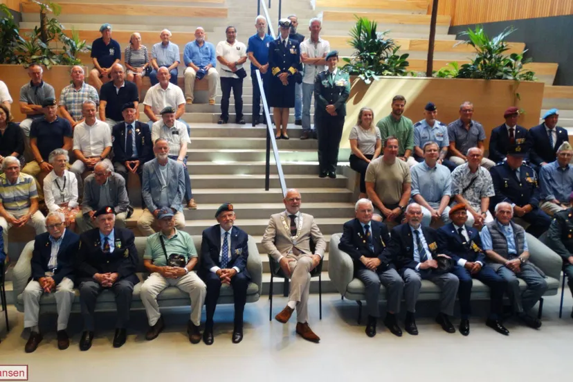 Rhedense veteranen in het zonnetje gezet tijdens lokale veteranenontmoeting 24-06-2026 (18)