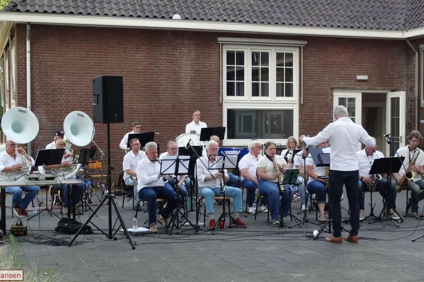 Geslaagd zomerconcert van De Gelreband in Stenfert 9-7-26 (2)