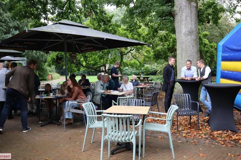 Oranjerie Dieren viert 15-jarig jubileum met muzikale middag 13-9-26 (8)