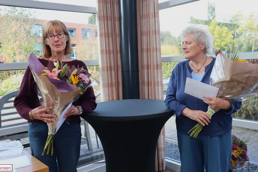Mantelzorgpluim uitgereikt aan mantelzorgers in Rheden en Rozendaal 8-10-2026 (5)