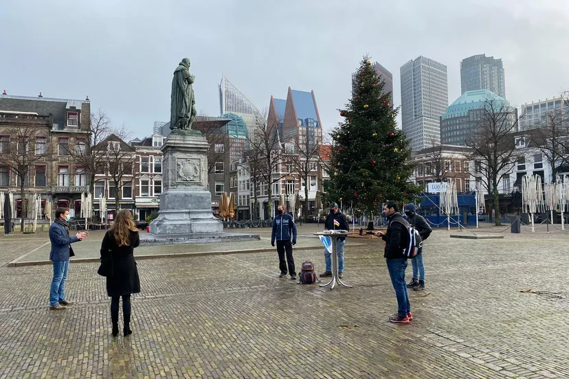 20201216 foto 4 2e kamerlid martijn van helvert ontvangst limburgse horeca solidariteitslopers in den haag