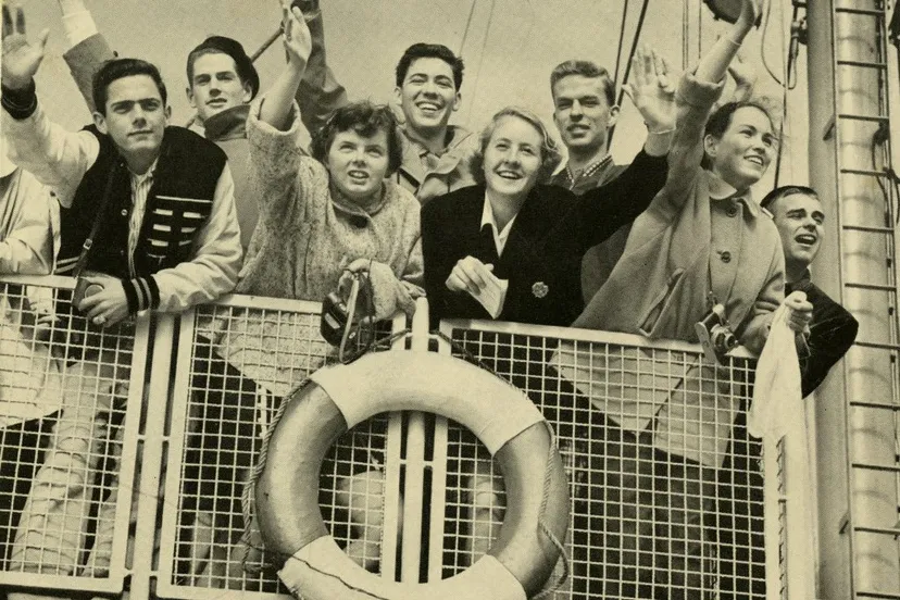 brochure p 1 1024x820