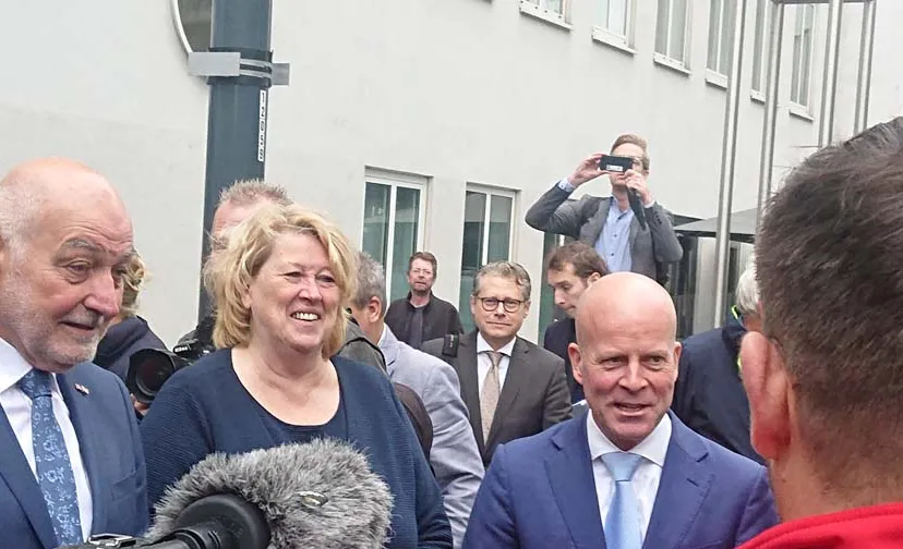 dscpdc 0002 burst20191023091942433 cover1