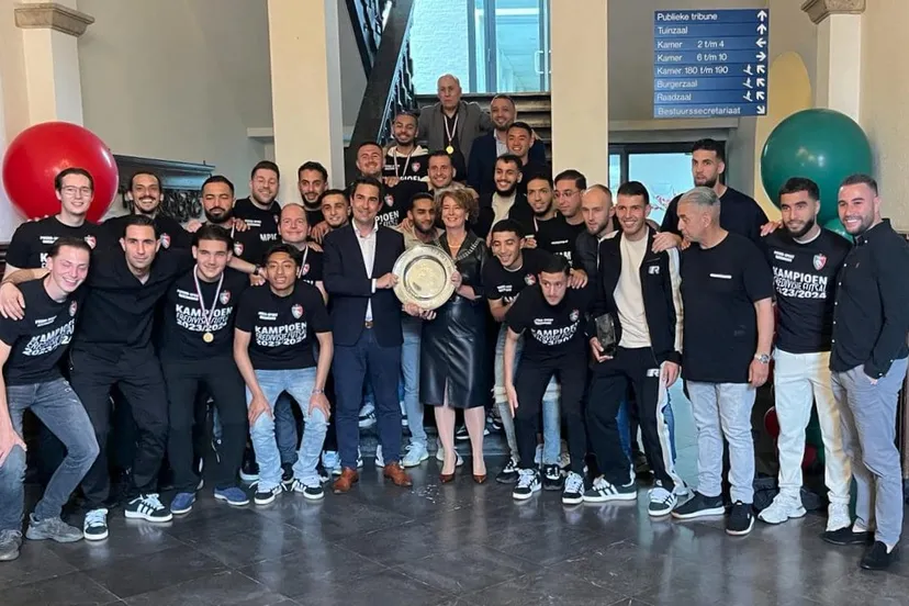huldiging stadhuis kampioenen tigers roermond