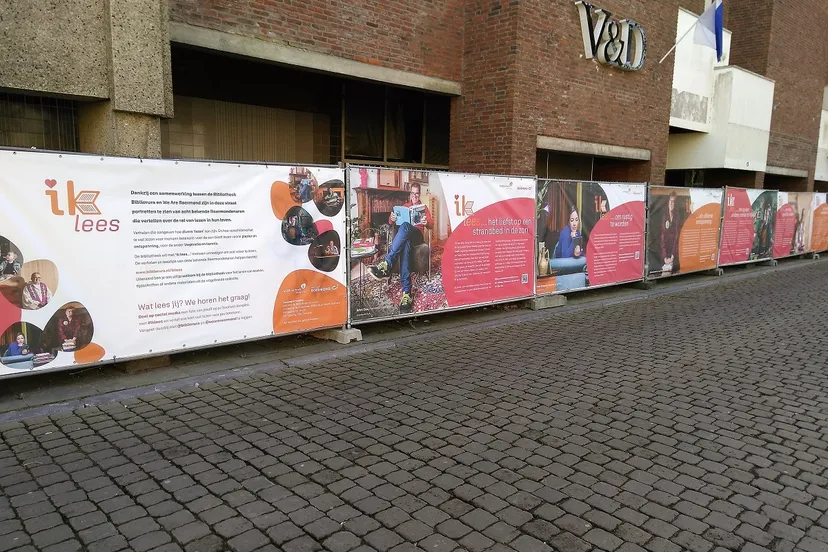 ik lees op het munsterplein