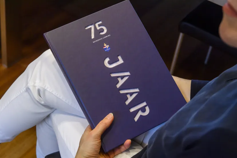 jtuitreikingherdenkingsboek75jaarbevrijding8513