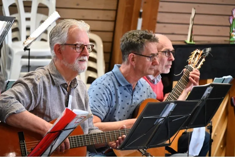 nooit te oud gitaarklas 1