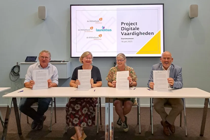 ondertekening samenwerking lzr en bibliotheken