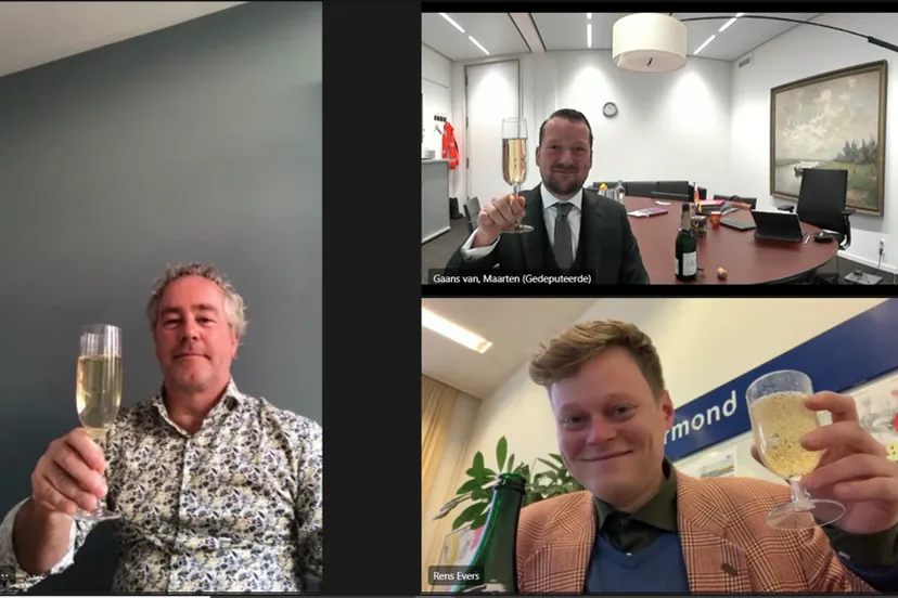 persfoto ondertekening verlening samenwerking roermondbereikbaar 16december2021