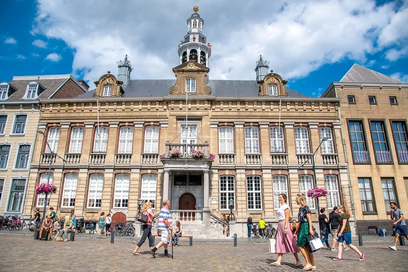 stadsbeiaard stadhuis roermond