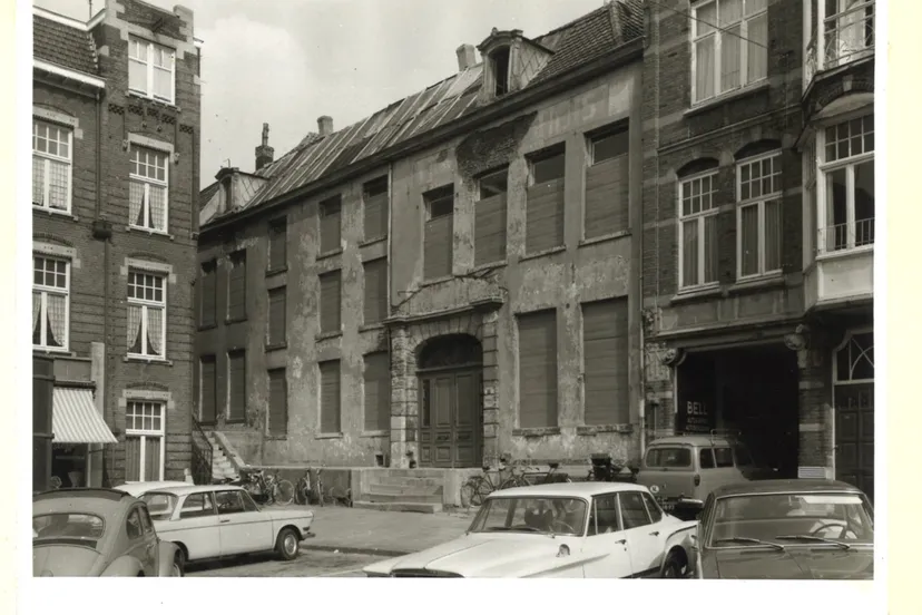 stadswandeling langs historische bibliotheeklocaties