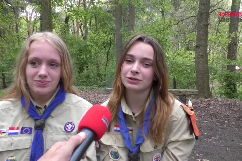 th weekjournaal scouting rene hoppener mag de vlag heisen in amsterdam tijdens de dodenherdenking 26 04 2024