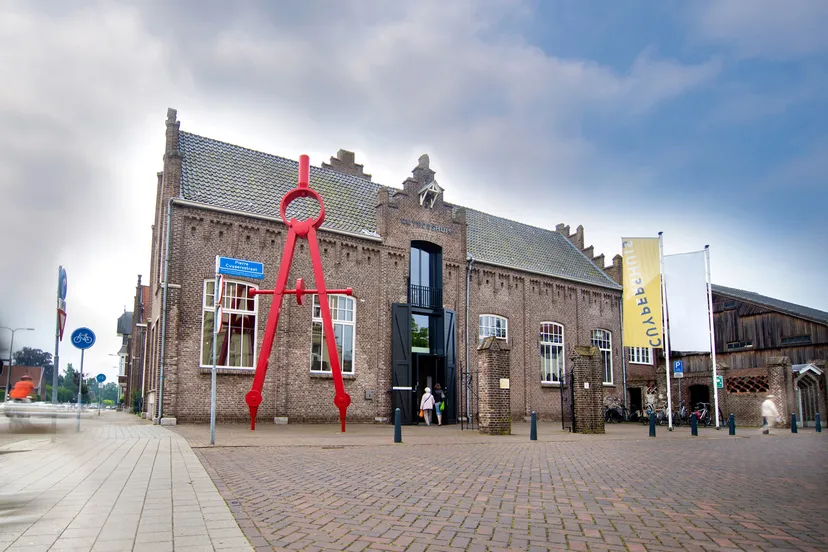 voorzijde cuypershuis roermond overdag web 2