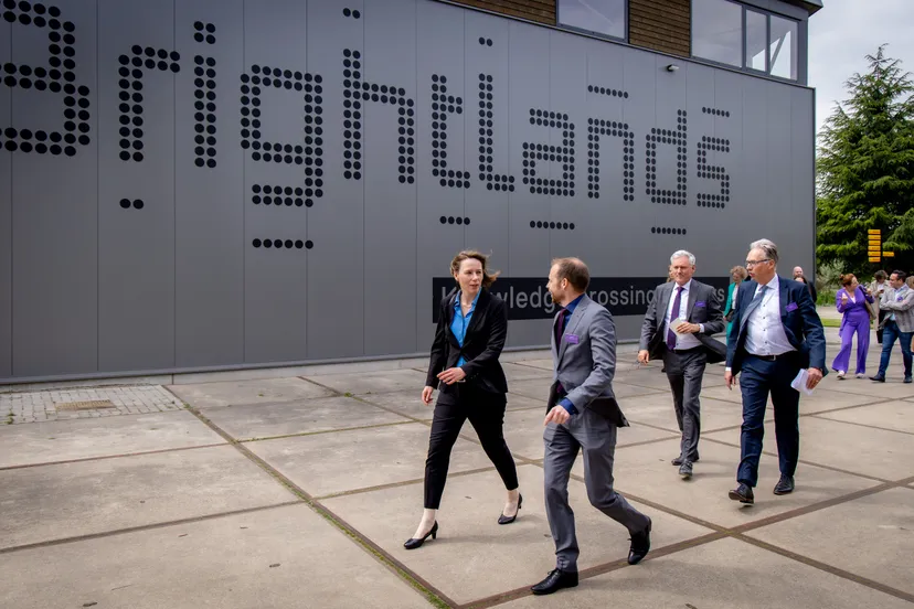 werkbezoek minister bzk noord limburg 02