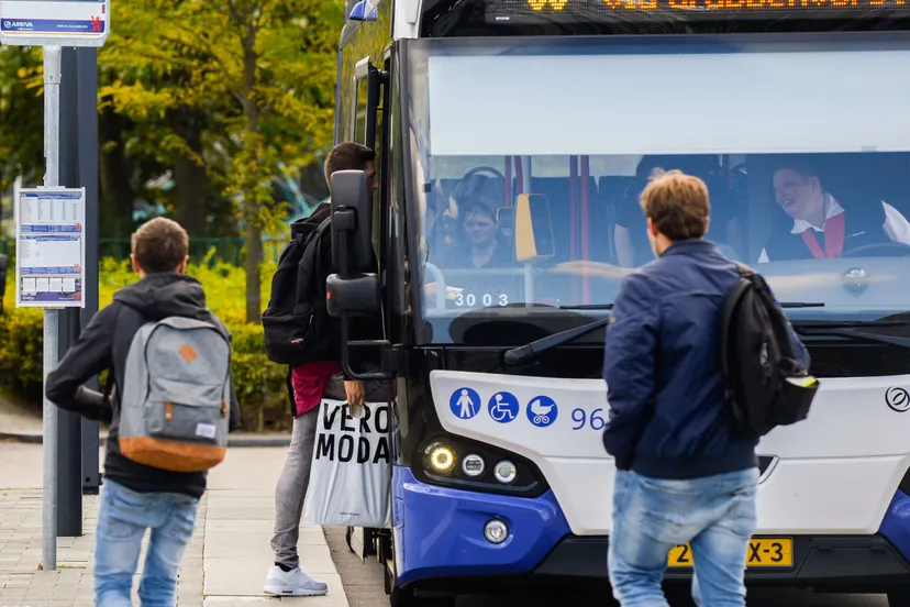 ze bus venlo 2 fotograaf max lautenschlaeger pb formaat 1