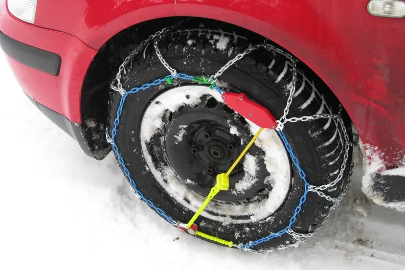 snow chains 246258 1280