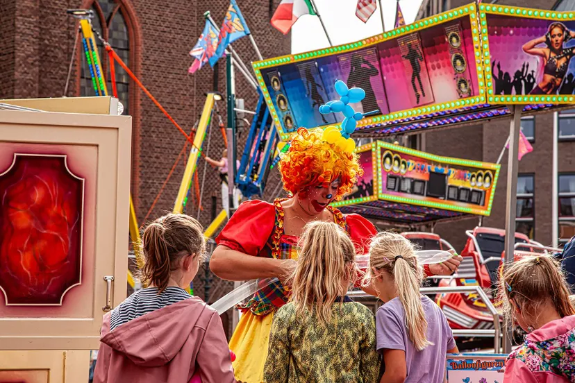 Kermis Swalmen 2023 © We Are Roermond - Clown Tallie