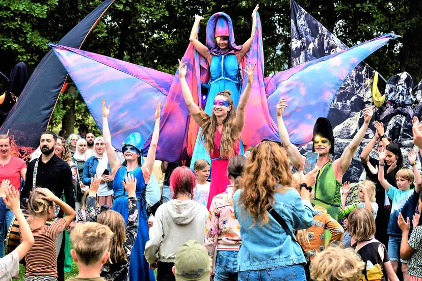 STILTLIFE StreeTTheater EARTH Community Deventer_klein