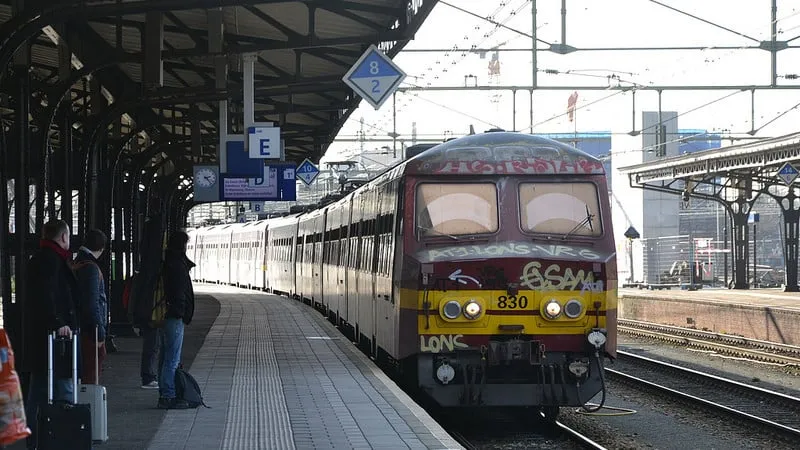 150415 trein belgi station roosendaal e1429639713866