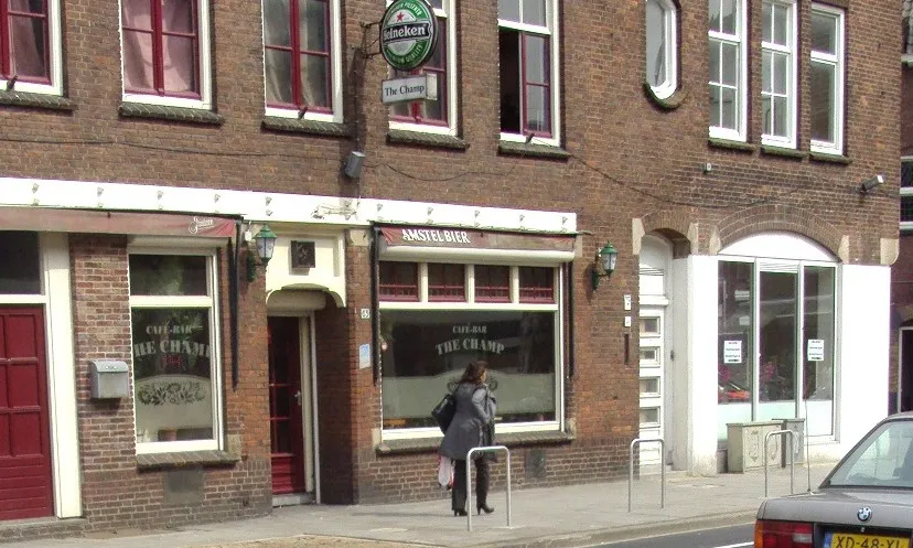 150610 cafe bar the champ e1433937204197