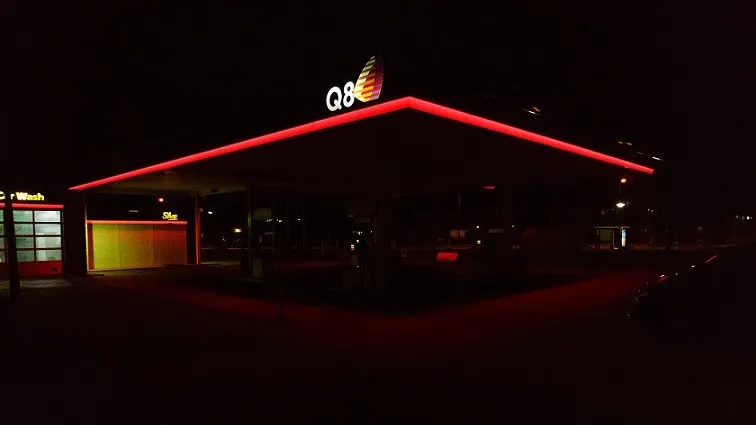 150628 benzinepomp q8 rob kemme flickr cc by sa 20 e1435492279578