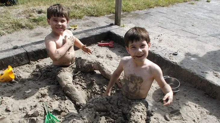 150702 modderdag domino 3 e1435780204692