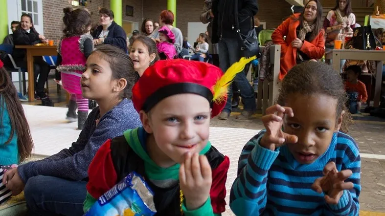 151206 sinterklaasfeest ruilwinkel danny van den aarsen e1449411823634