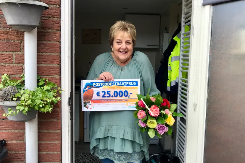 brigitte uit roosendaal wint postcodestraatprijs van 25000 1