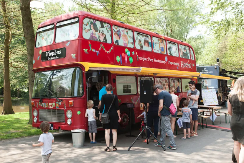bus theater en plein public